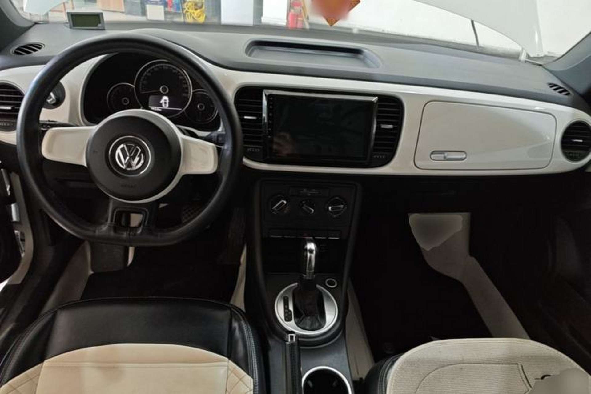 Used Volkswagen Beetle 2014 1.2TSI Fashion Edition Center Console