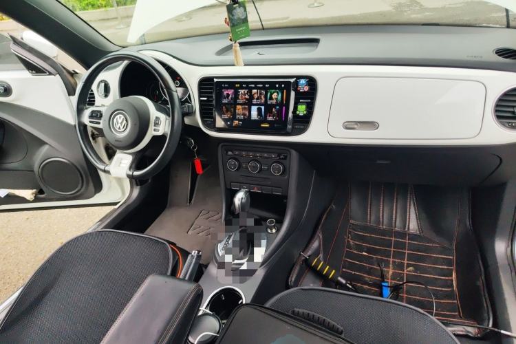 Used Volkswagen Beetle 2014 1.2TSI Comfort Model Center Console