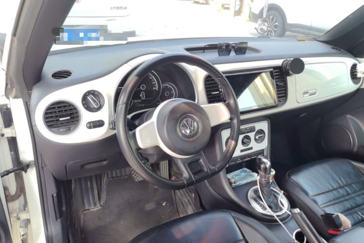 Used Volkswagen Beetle 2014 1.2TSI Comfort Model Center Console