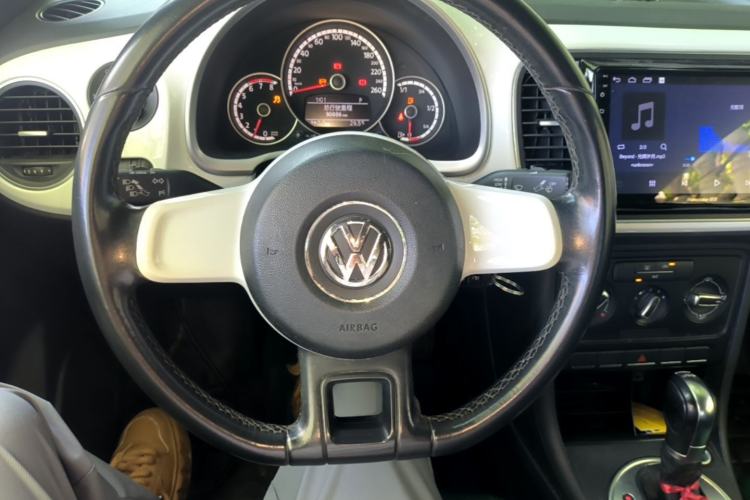 Used Volkswagen Beetle 2014 1.4TSI Fashion Edition Center Console