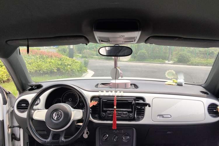 Used Volkswagen Beetle 2014 1.4TSI Fashion Edition Center Console