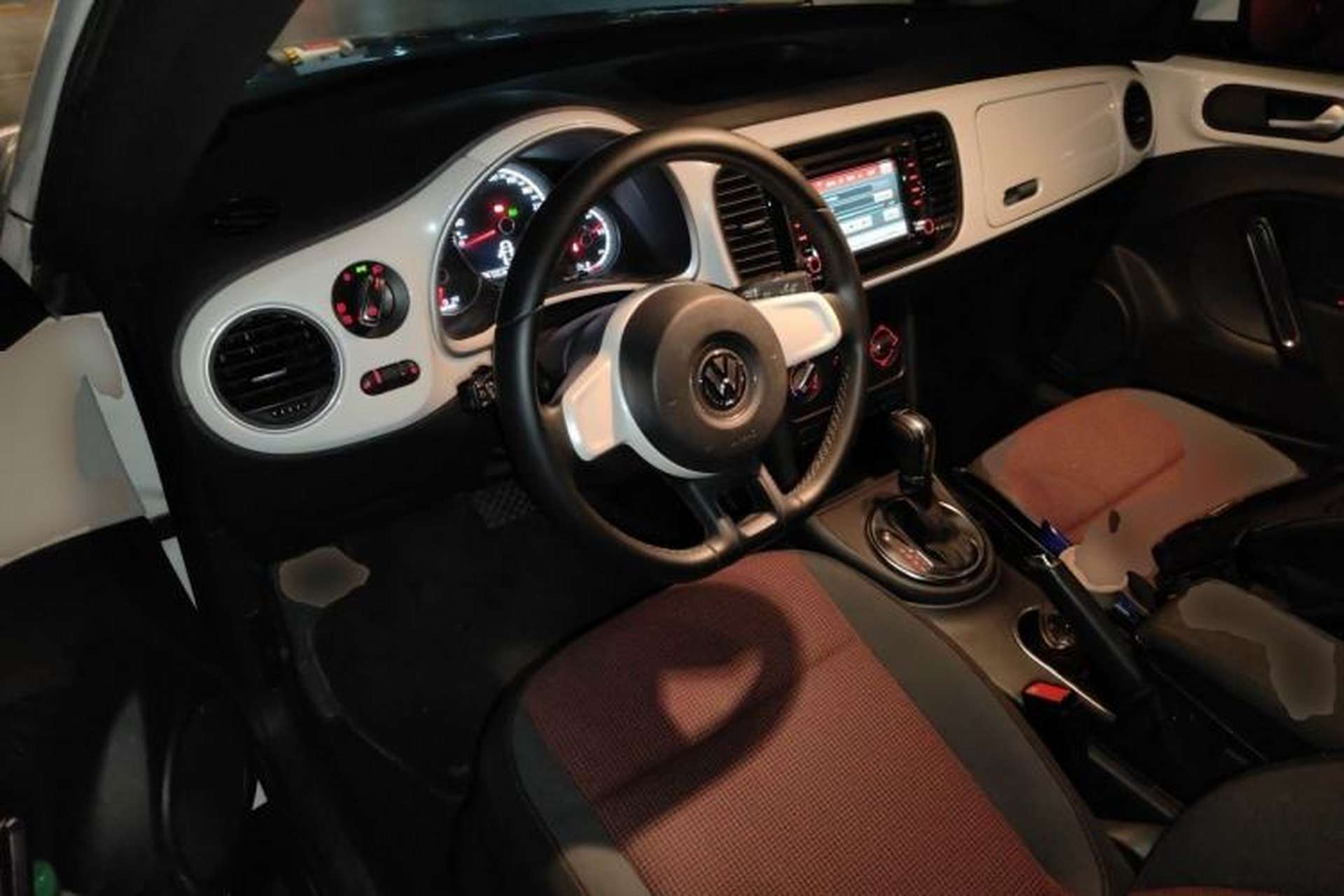 Used Volkswagen Beetle 2014 1.4TSI Fashion Edition Center Console