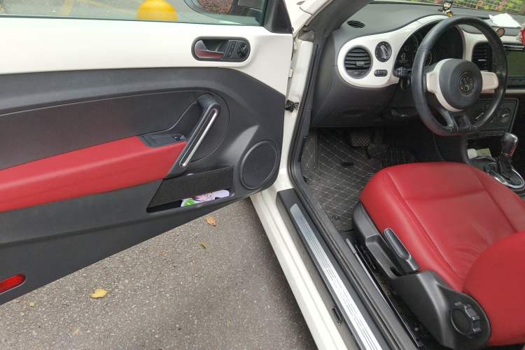 Used Volkswagen Beetle 2014 1.2TSI Fashion Edition Driver Seat