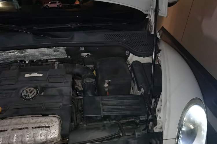 Used Volkswagen Beetle 2014 1.4TSI Fashion Edition Engine Bay Left