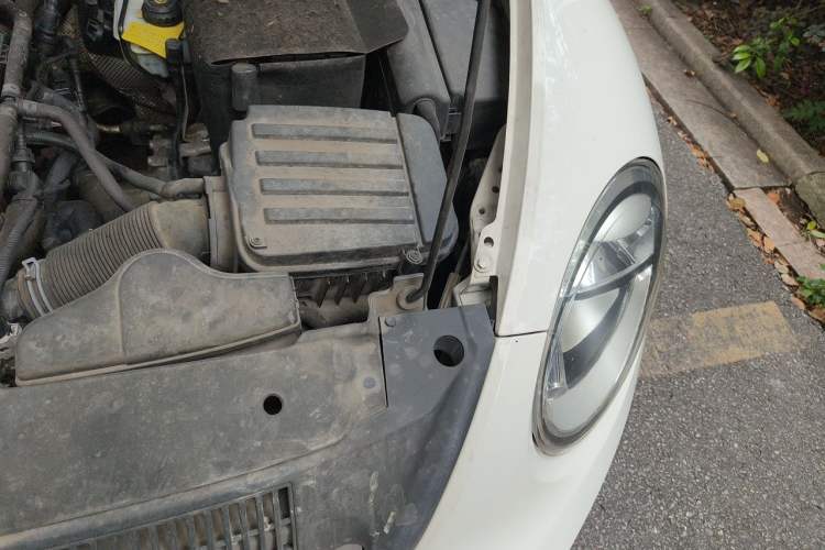 Used Volkswagen Beetle 2014 1.2TSI Fashion Edition Engine Bay Left