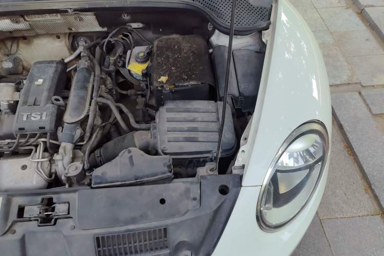 Used Volkswagen Beetle 2014 1.2TSI Comfort Model Engine Bay Left