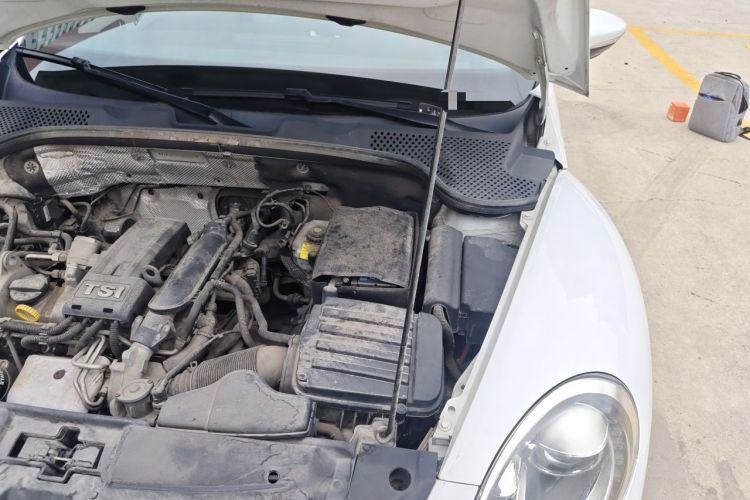 Used Volkswagen Beetle 2014 1.2TSI Fashion Edition Engine Bay Left