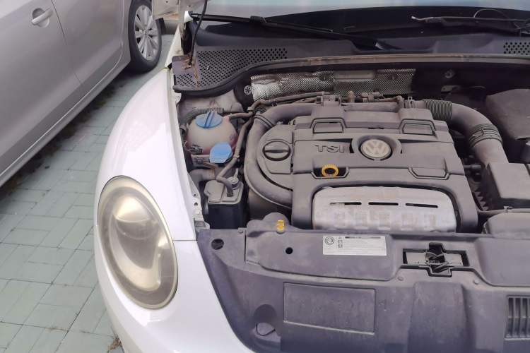 Used Volkswagen Beetle 2014 1.4TSI Fashion Edition Engine Bay Right