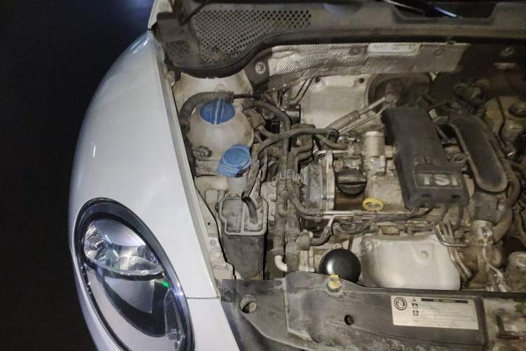 Used Volkswagen Beetle 2014 1.2TSI Fashion Edition Engine Bay Right