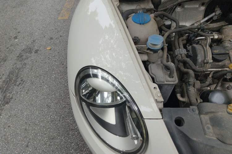 Used Volkswagen Beetle 2014 1.2TSI Fashion Edition Engine Bay Right