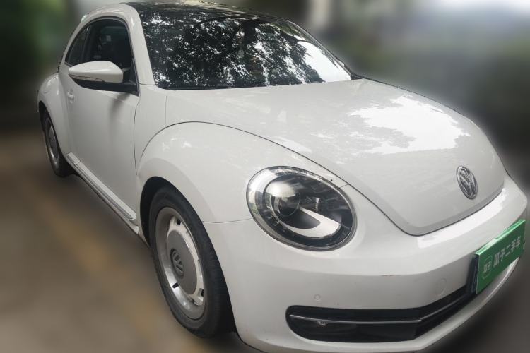 Used Volkswagen Beetle 2014 1.2TSI Comfort Model Front Right 45 Deg
