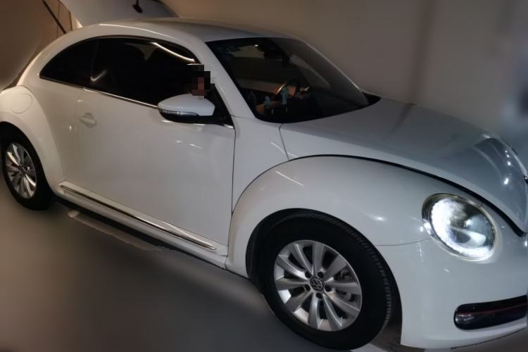 Used Volkswagen Beetle 2014 1.4TSI Fashion Edition Front Right 45 Deg