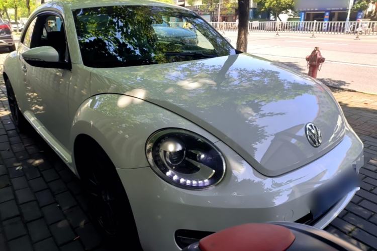 Used Volkswagen Beetle 2014 1.4TSI Fashion Edition Front Right 45 Deg