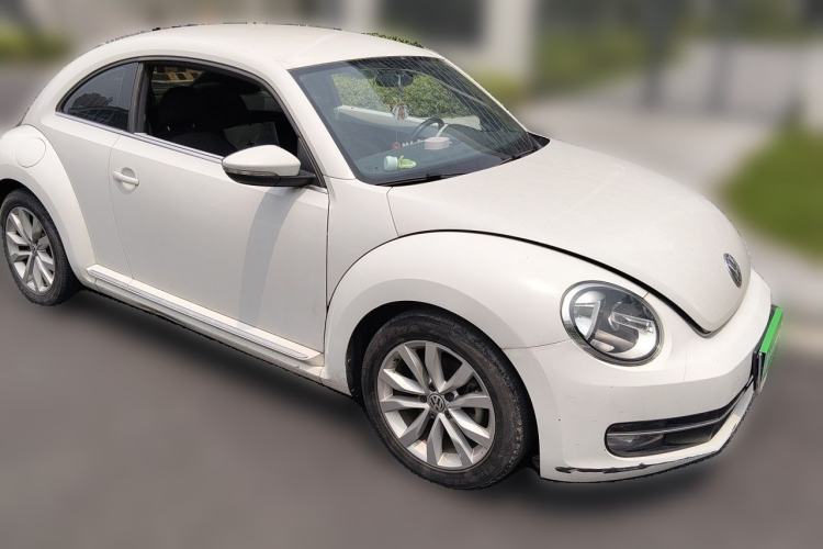 Used Volkswagen Beetle 2014 1.4TSI Fashion Edition Front Right 45 Deg