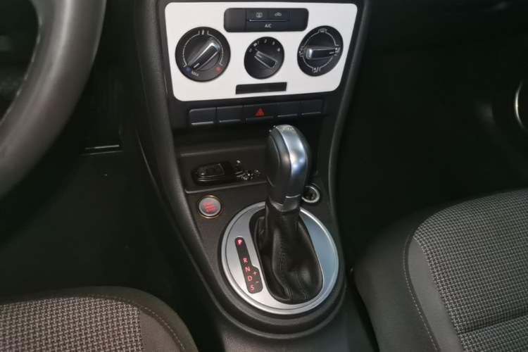 Used Volkswagen Beetle 2014 1.2TSI Fashion Edition Gear Lever