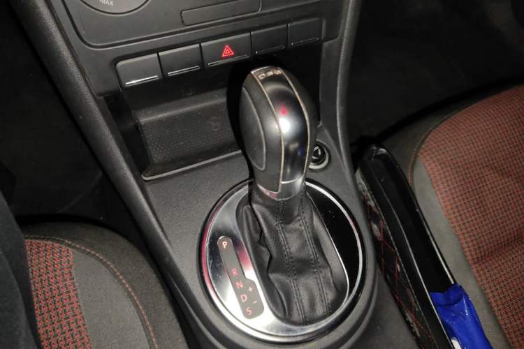 Used Volkswagen Beetle 2014 1.4TSI Fashion Edition Gear Lever