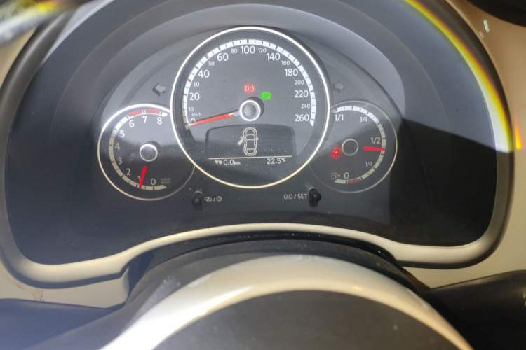 Used Volkswagen Beetle 2014 1.4TSI Fashion Edition Instrument Cluster