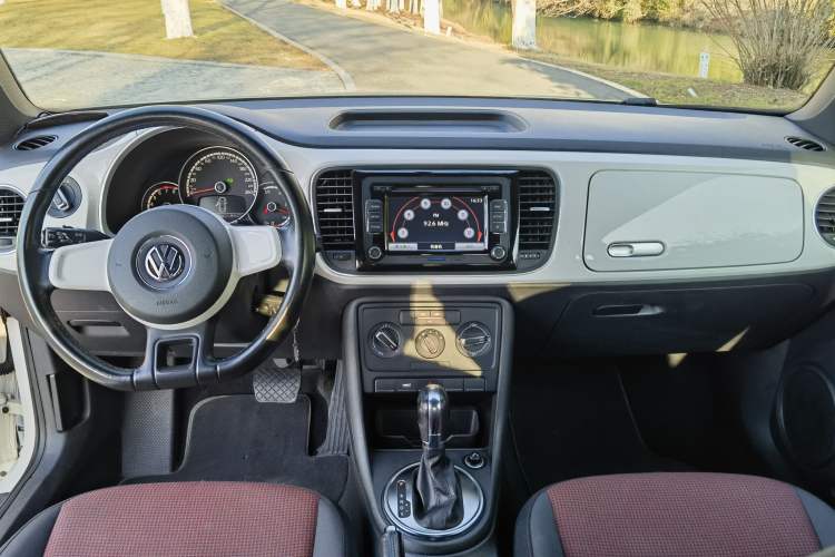 Used Volkswagen Beetle 2014 1.4TSI Fashion Edition Interior 1