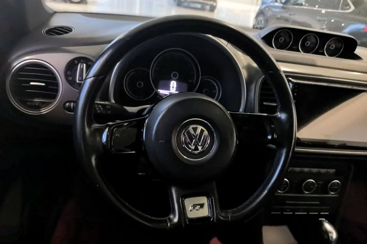 Used Volkswagen Beetle 2014 1.4TSI R-Line Interior 2