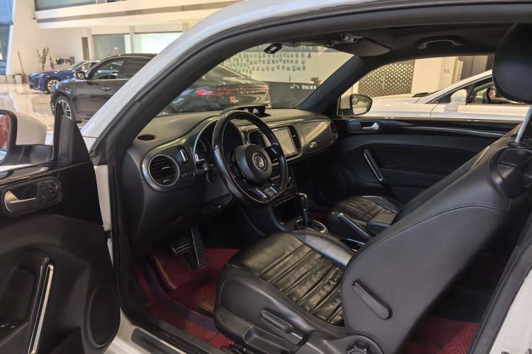 Used Volkswagen Beetle 2014 1.4TSI R-Line Interior 5