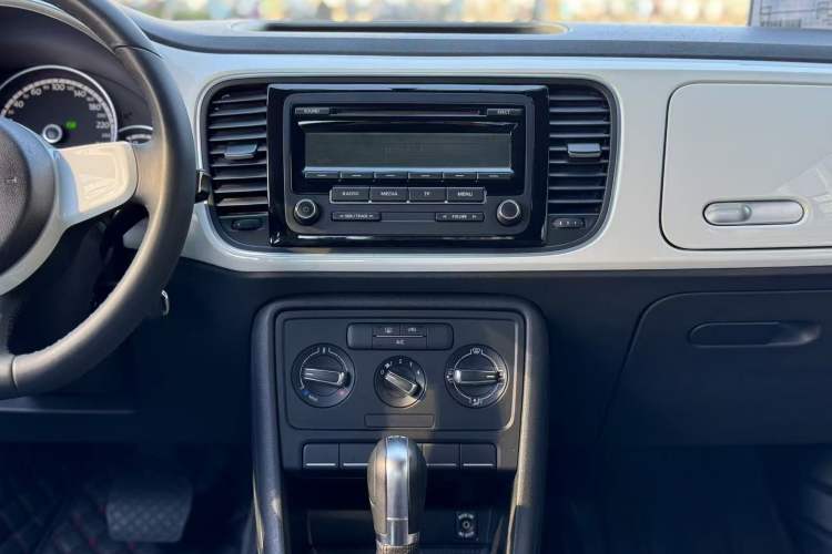 Used Volkswagen Beetle 2014 1.2TSI Fashion Edition Interior 7