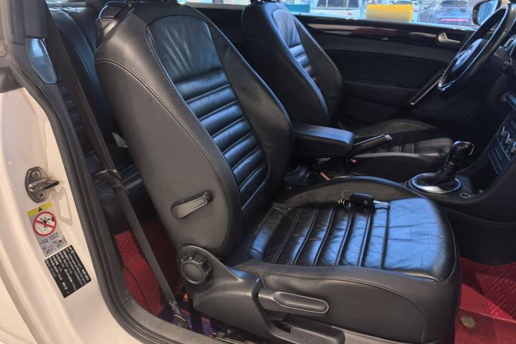 Used Volkswagen Beetle 2014 1.4TSI R-Line Interior 9
