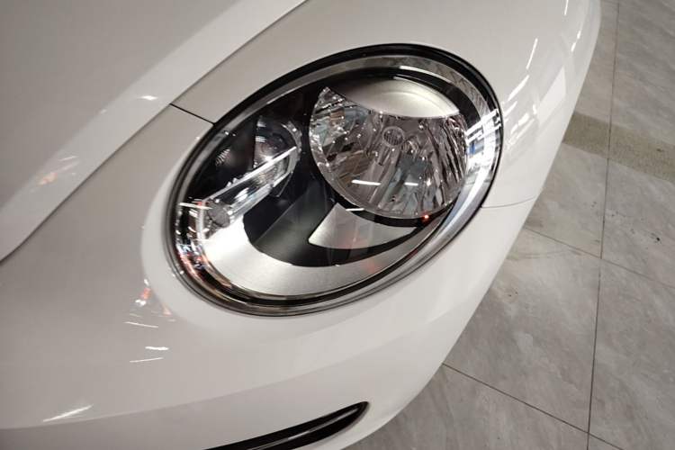 Used Volkswagen Beetle 2014 1.4TSI Fashion Edition Left Front Headlight