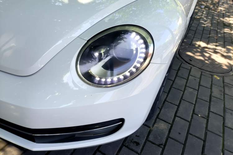 Used Volkswagen Beetle 2014 1.4TSI Fashion Edition Left Front Headlight