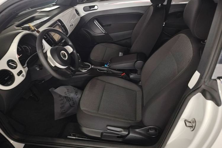 Used Volkswagen Beetle 2014 1.4TSI Fashion Edition Left Front Seat