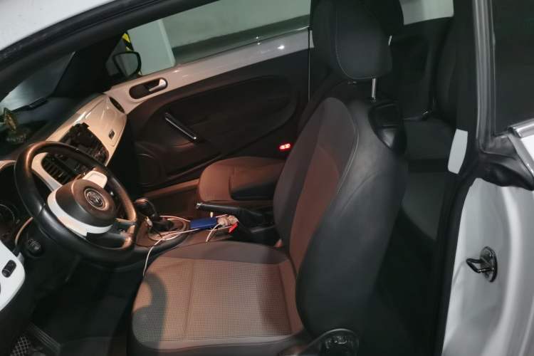 Used Volkswagen Beetle 2014 1.4TSI Fashion Edition Left Front Seat