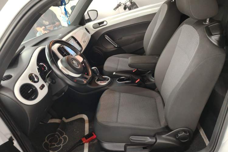 Used Volkswagen Beetle 2014 1.4TSI Fashion Edition Left Front Seat