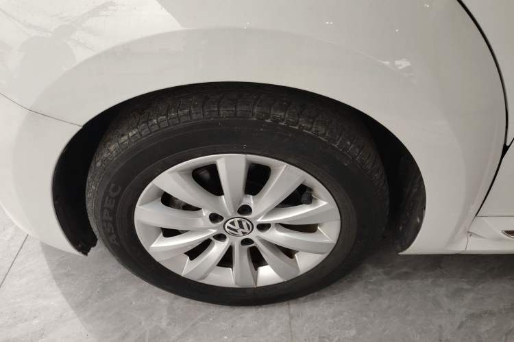 Used Volkswagen Beetle 2014 1.4TSI Fashion Edition Left Front Wheel Hub