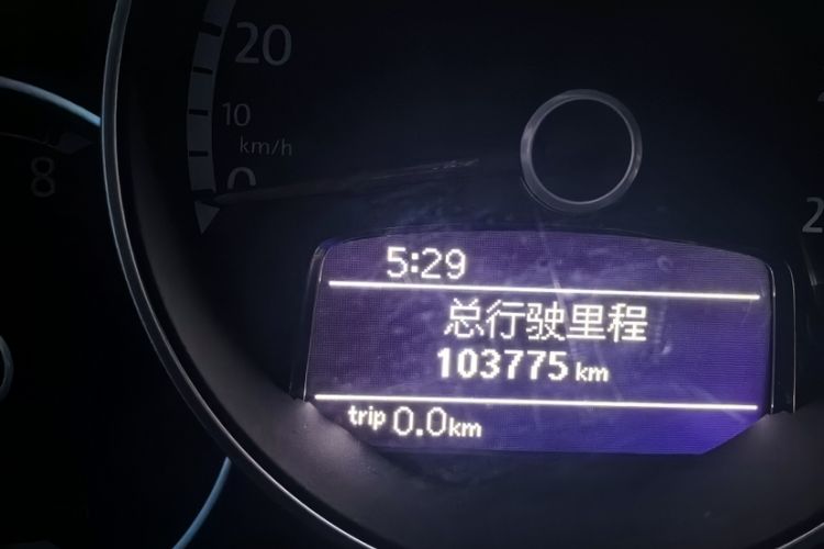 Used Volkswagen Beetle 2014 1.2TSI Comfort Model Odometer Close Up