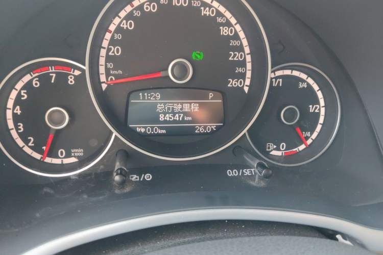 Used Volkswagen Beetle 2014 1.4TSI Fashion Edition Odometer Close Up