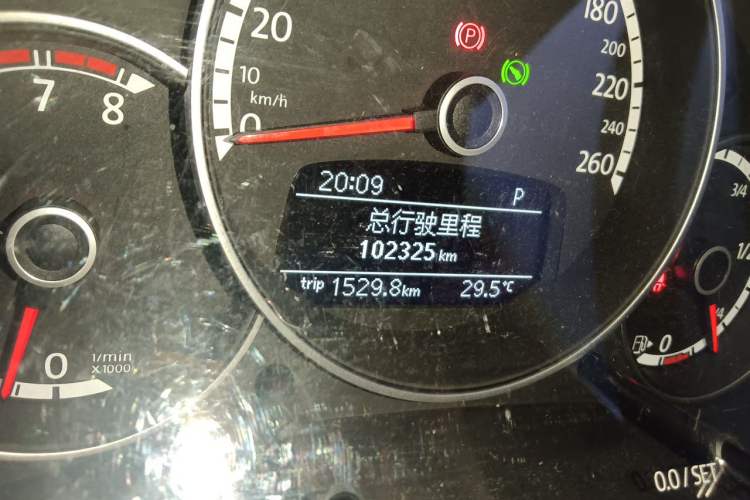 Used Volkswagen Beetle 2014 1.2TSI Fashion Edition Odometer Close Up