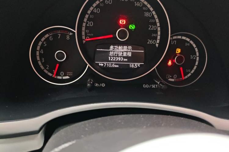 Used Volkswagen Beetle 2014 1.2TSI Fashion Edition Odometer Close Up