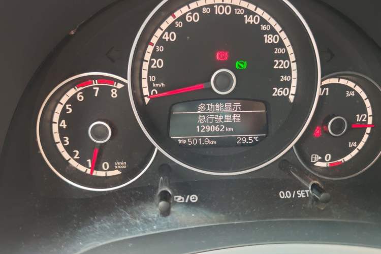 Used Volkswagen Beetle 2014 1.2TSI Fashion Edition Odometer Close Up