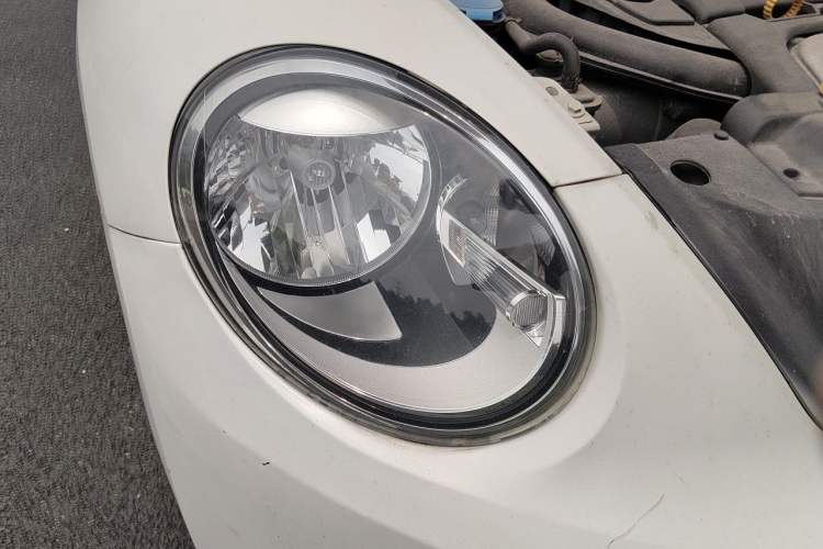 Used Volkswagen Beetle 2014 1.4TSI Fashion Edition Right Front Headlight