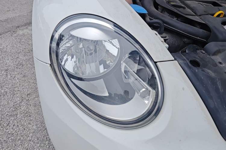 Used Volkswagen Beetle 2014 1.4TSI Fashion Edition Right Front Headlight