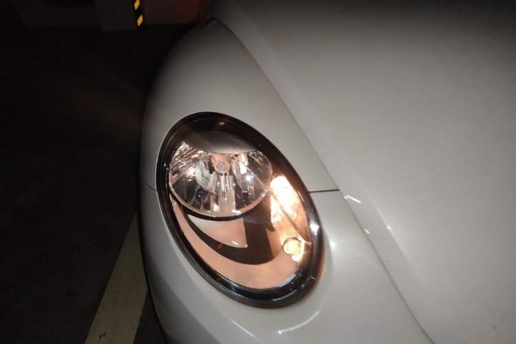 Used Volkswagen Beetle 2014 1.4TSI Fashion Edition Right Front Headlight