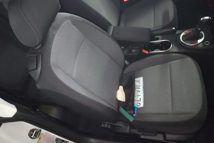 Used Volkswagen Beetle 2014 1.4TSI Fashion Edition Right Front Seat