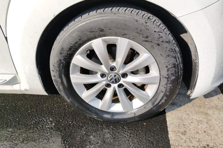Used Volkswagen Beetle 2014 1.2TSI Fashion Edition Right Front Wheel Hub