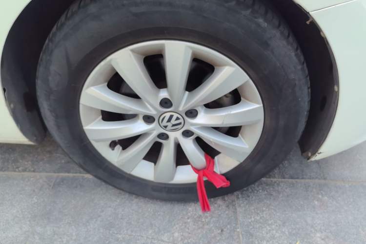 Used Volkswagen Beetle 2014 1.2TSI Comfort Model Right Front Wheel Hub