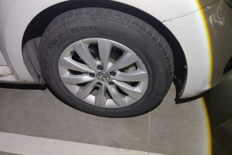Used Volkswagen Beetle 2014 1.4TSI Fashion Edition Right Front Wheel Hub