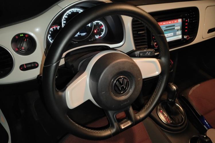 Used Volkswagen Beetle 2014 1.4TSI Fashion Edition Steering Wheel