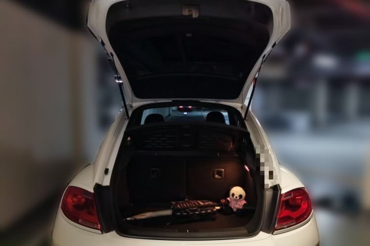 Used Volkswagen Beetle 2014 1.4TSI Fashion Edition Trunk