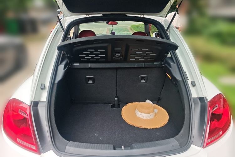 Used Volkswagen Beetle 2014 1.2TSI Fashion Edition Trunk