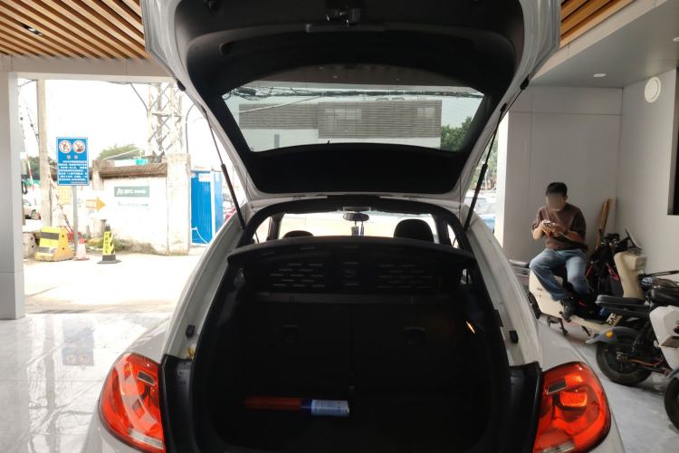 Used Volkswagen Beetle 2014 1.4TSI Fashion Edition Trunk