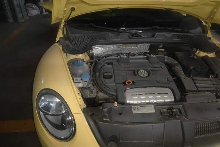 Used Volkswagen Beetle 2014 1.4TSI Fashion Edition Engine Bay Right