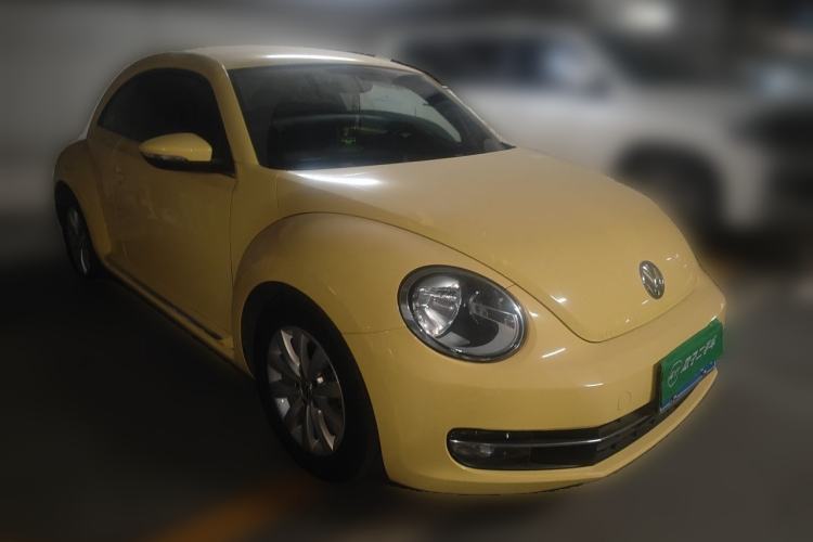 Used Volkswagen Beetle 2014 1.4TSI Fashion Edition Front Right 45 Deg